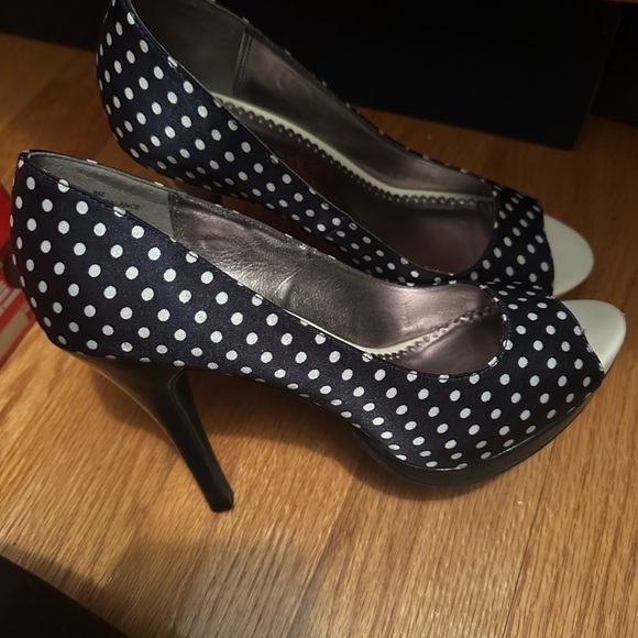 Rampage "Gracee" Navy Blue/White Polka Dot Size 8M. Peep Toe Stiletto/Pump - Picture 5 of 7